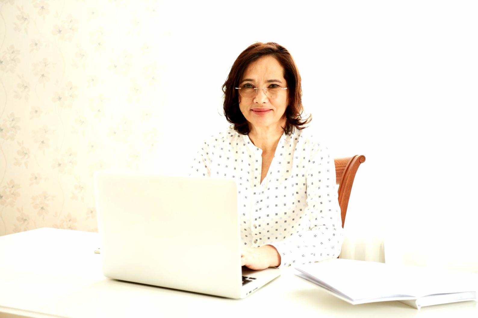 Financial growth and investment planning visualization